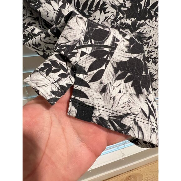 Lululemon  Short Sleeve Button Up Shirt - Size L - Picture 5 of 5